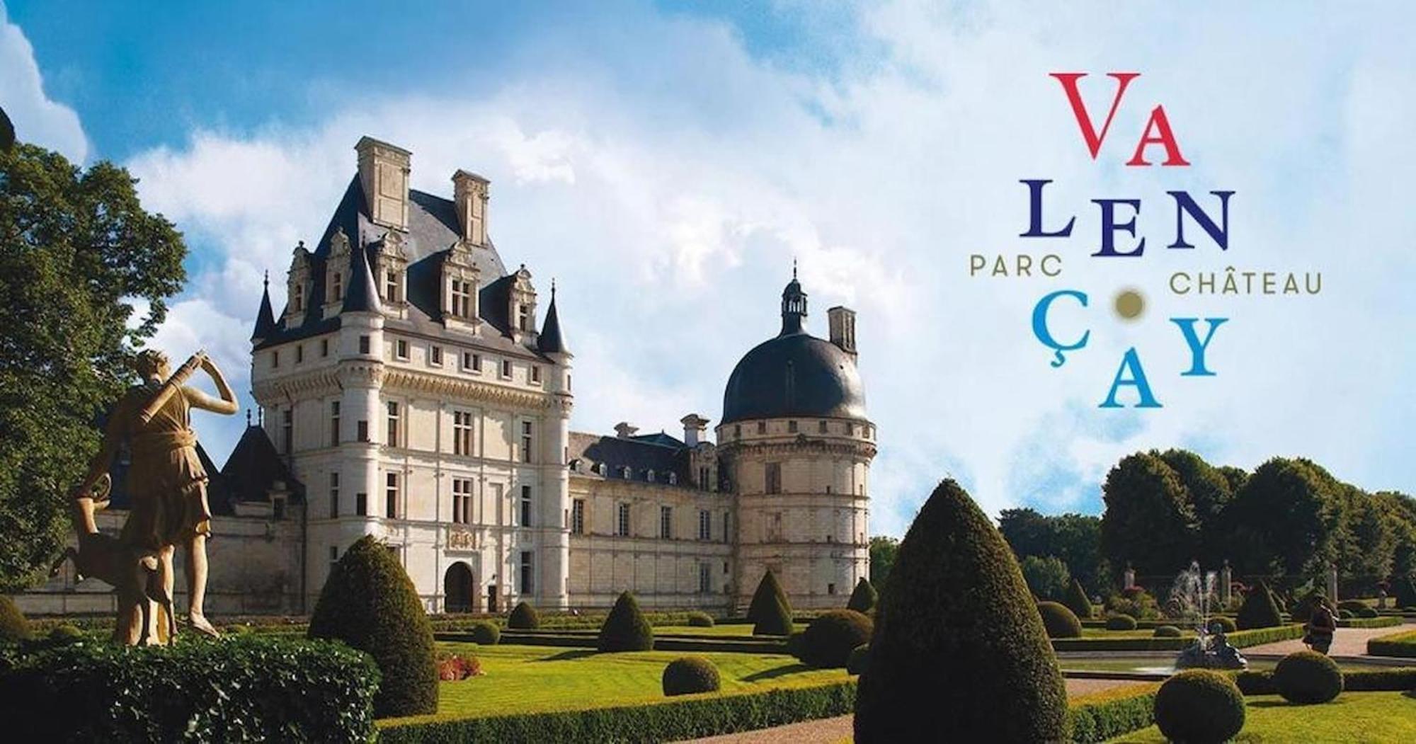 Les Anciennes écuries du Château Vatan Esterno foto
